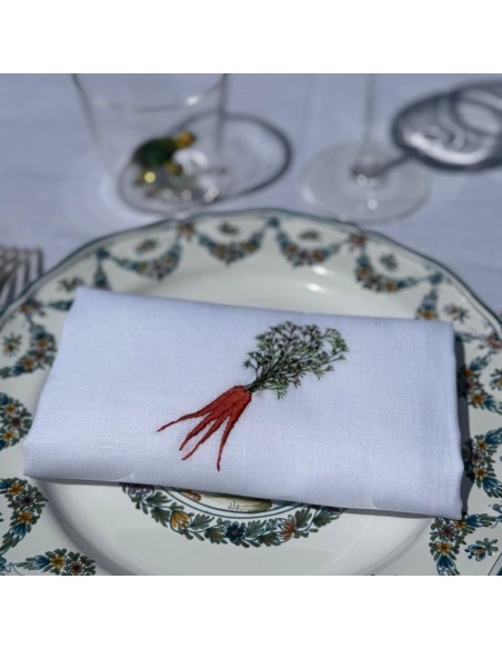 serviette de table brodée carottes