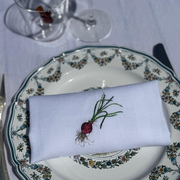 serviette de table brodée oignon