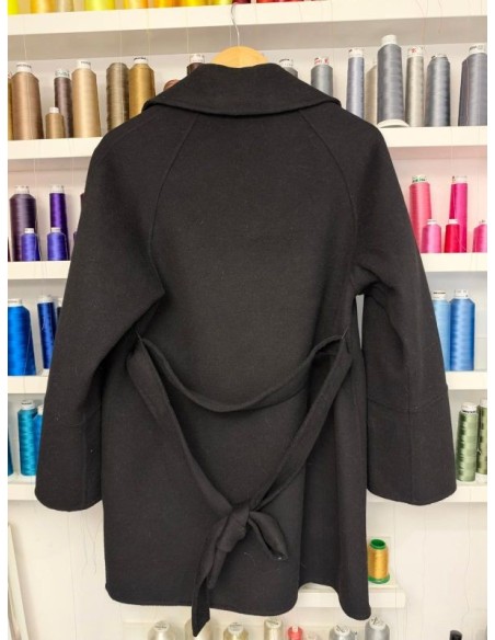 Manteau brodé