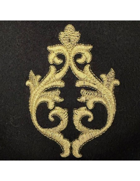 Manteau brodé